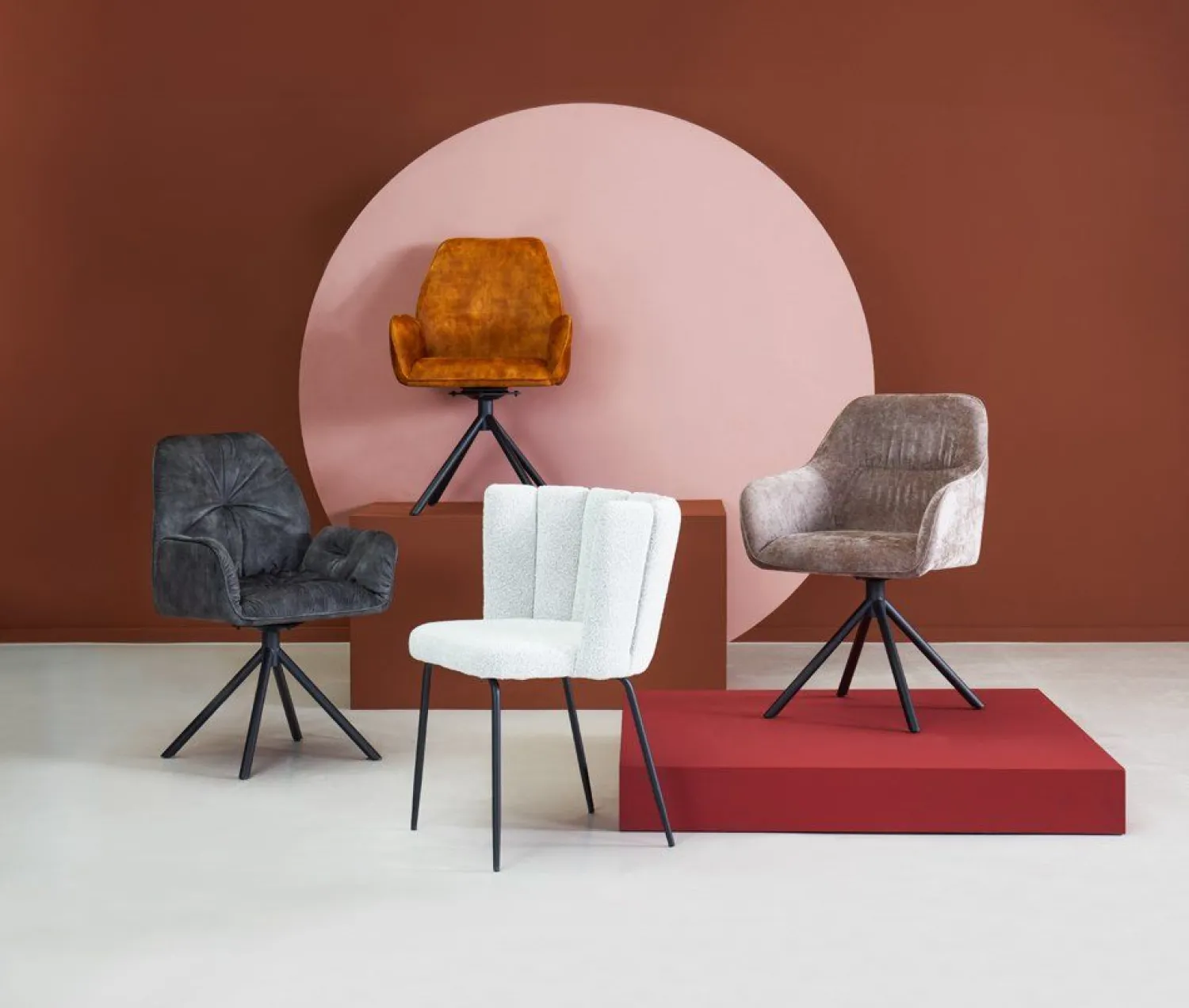 Draaibare Eetkamerstoelen|Eetkamerstoelen Met Armleuning-Eijerkamp Collectie Amira Eetkamerstoel Gold