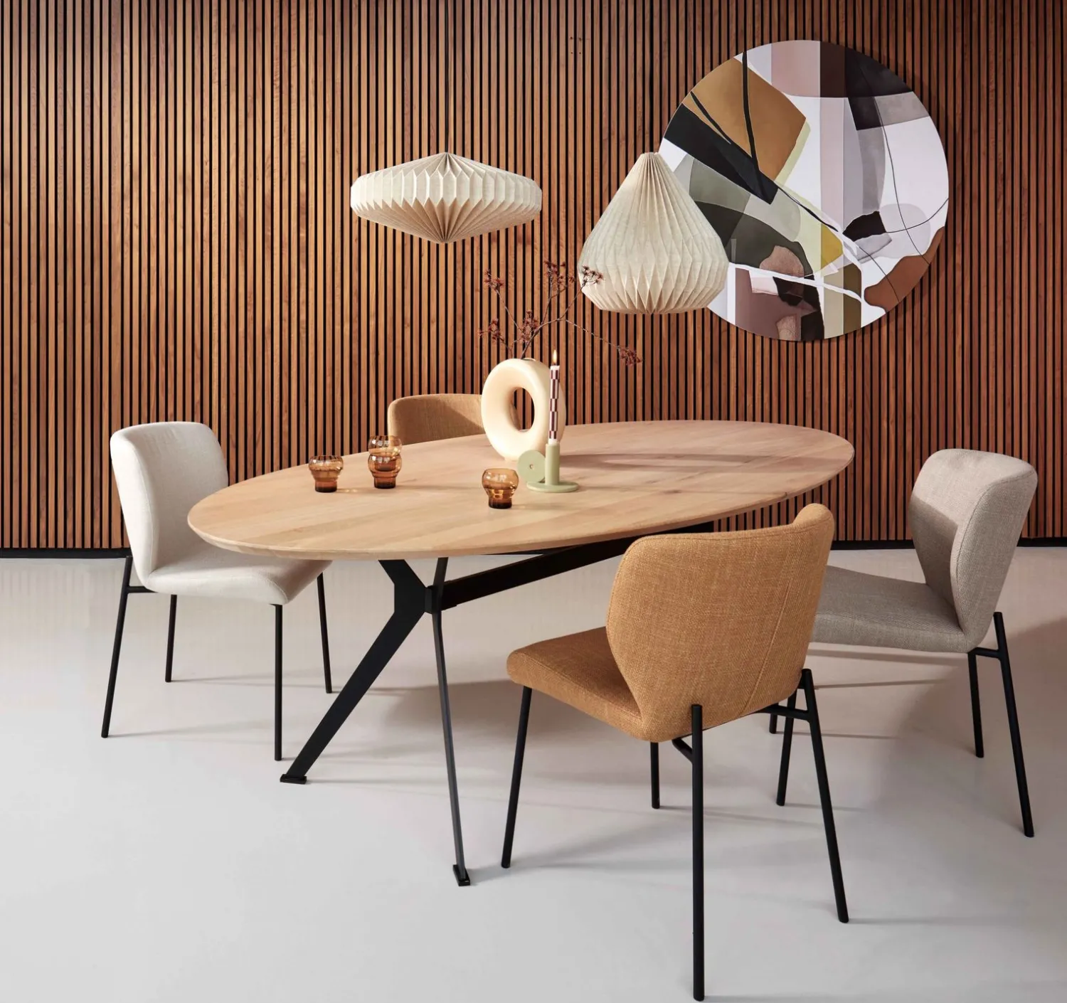 Eetkamerstoelen Zonder Armleuning-Eijerkamp Collectie Andrew Eetkamerstoel Beige