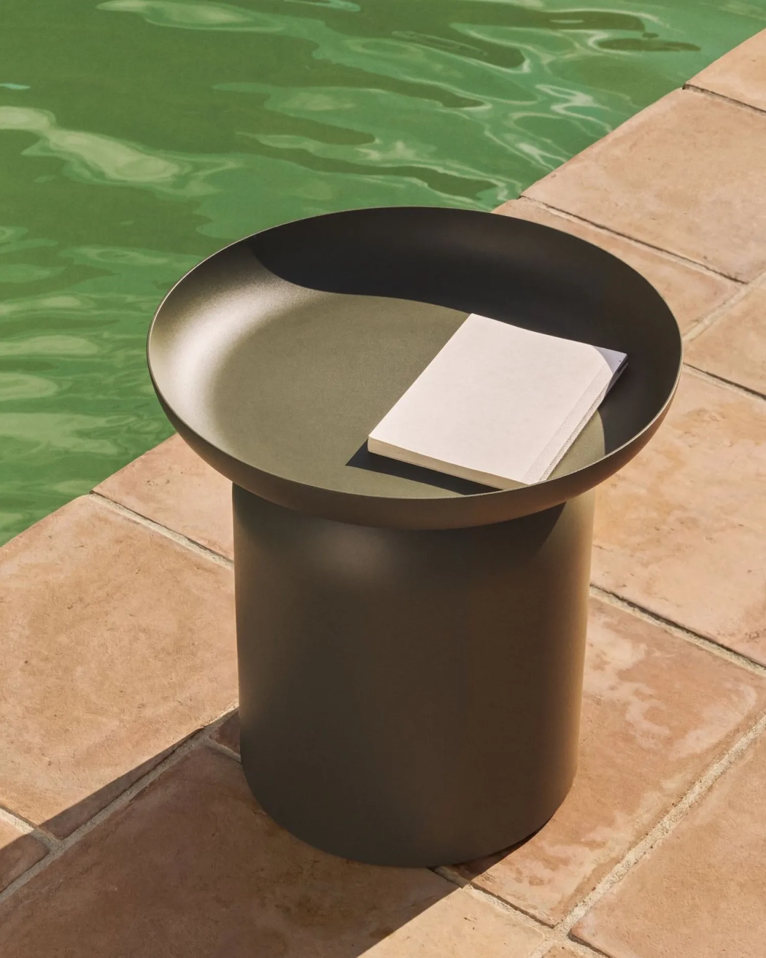 Tuintafels-Kave Home Arcola Bijzettafel Groen