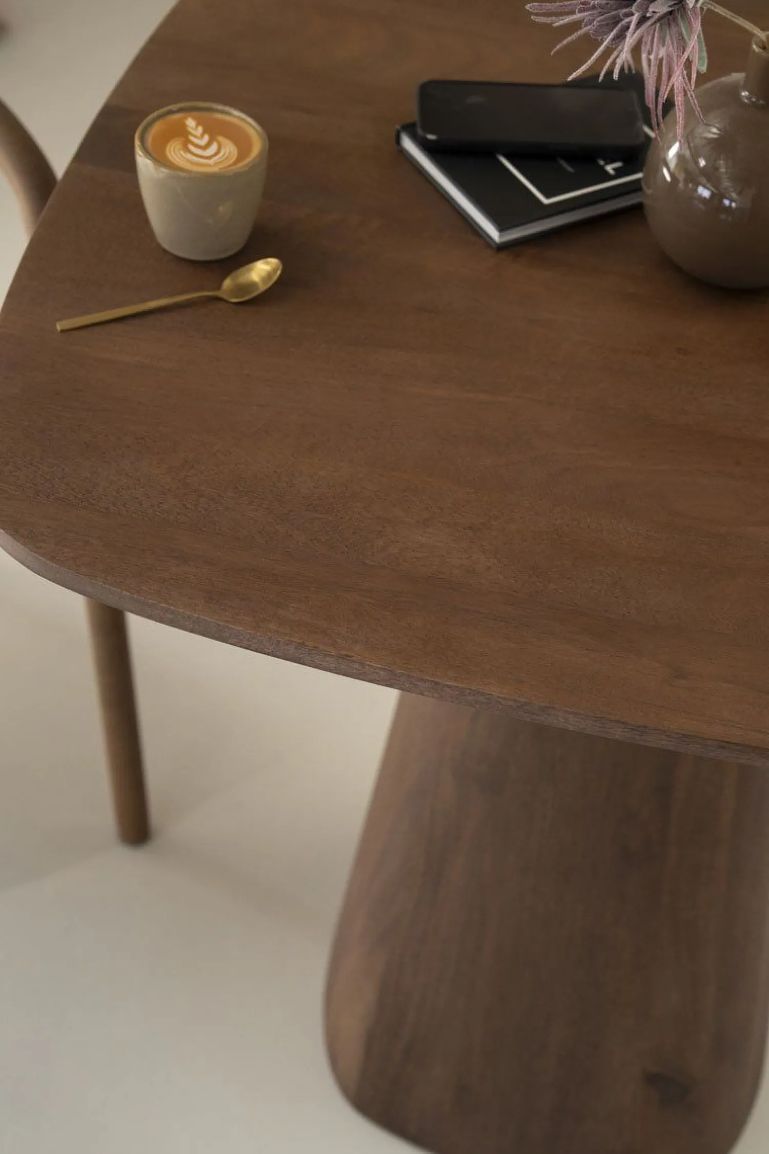 Houten Eettafels-Eleonora Aron Eettafel Lichtbruin