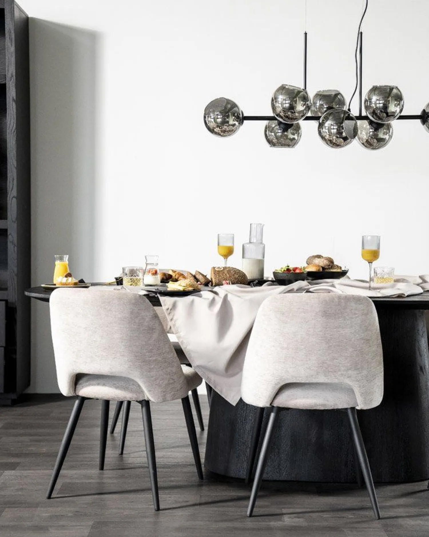 Houten Eettafels|Ovale Eettafels-Eleonora Aron Eettafel Zwart