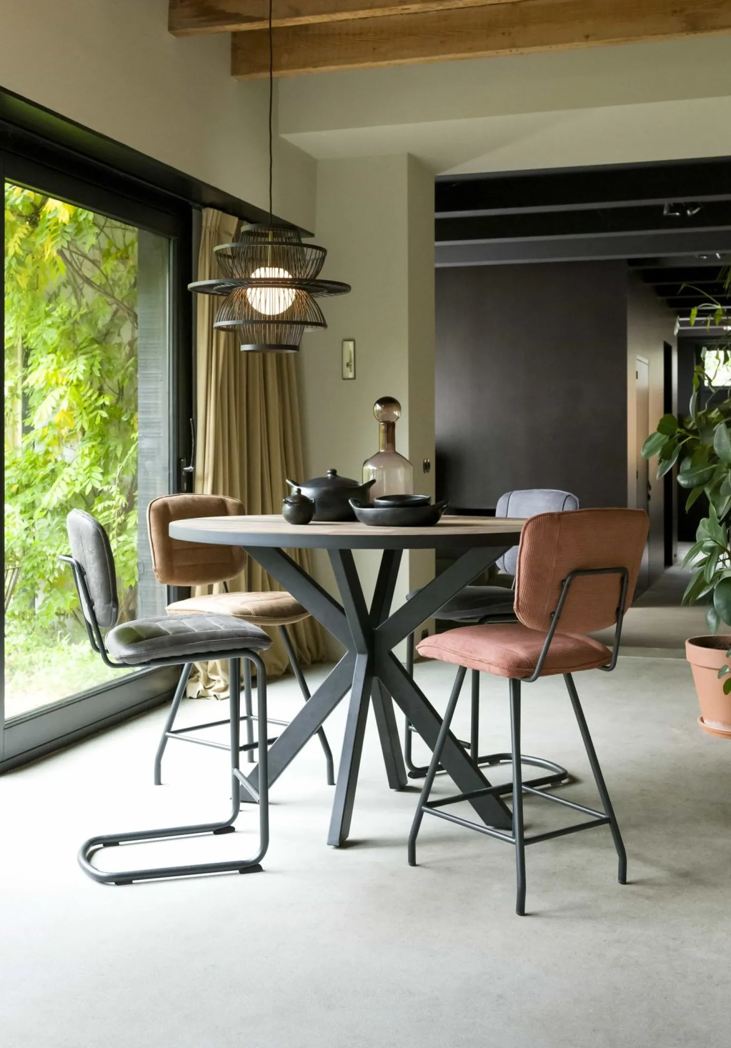 Houten Bartafels|Ronde Bartafels-Henders en Hazel Avalox Bartafel Naturel
