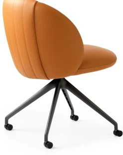 Design Stoelen|Eetkamerstoelen Met Wieltjes-Leolux Baani Eetkamerstoel Cognac