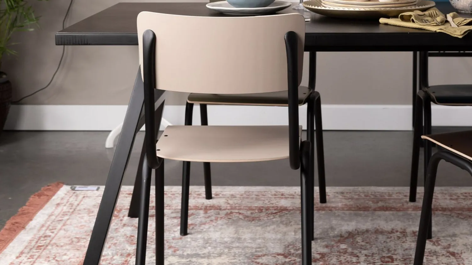 Eetkamerstoelen Zonder Armleuning-Zuiver Back to School (set van 4) Eetkamerstoel Matte Beige