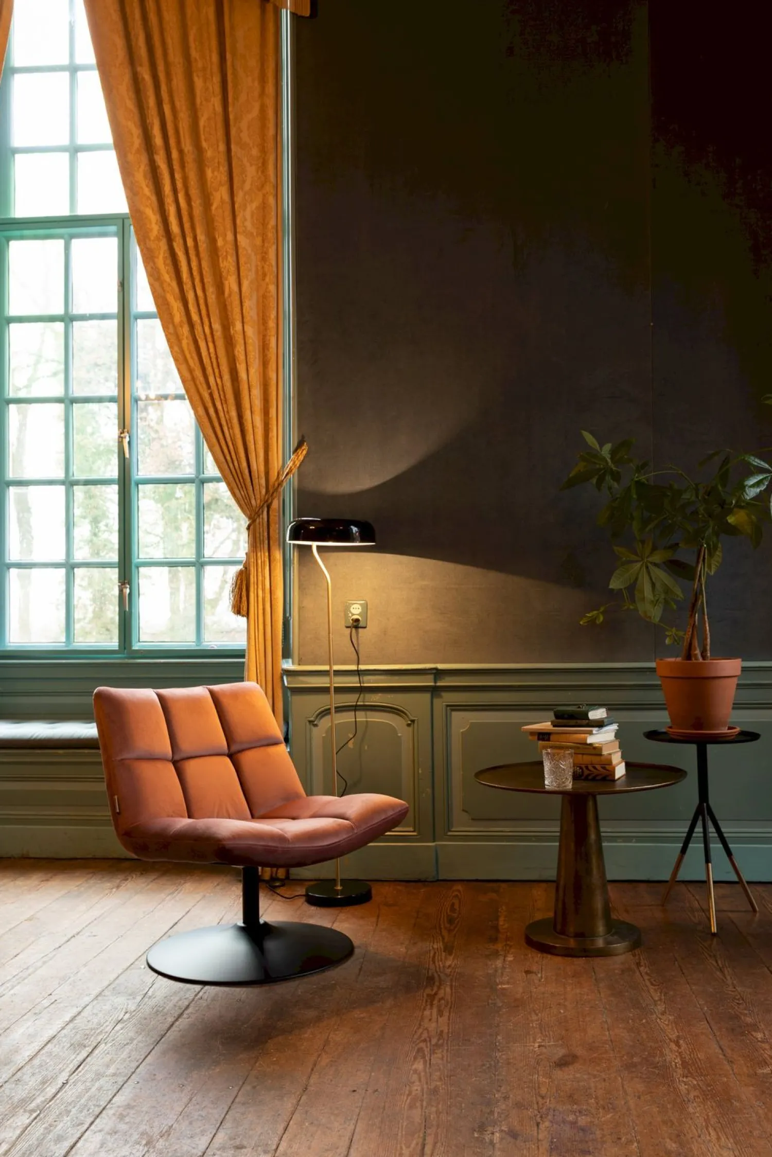 Draaifauteuils-Dutchbone Bar velvet Fauteuil Old Pink