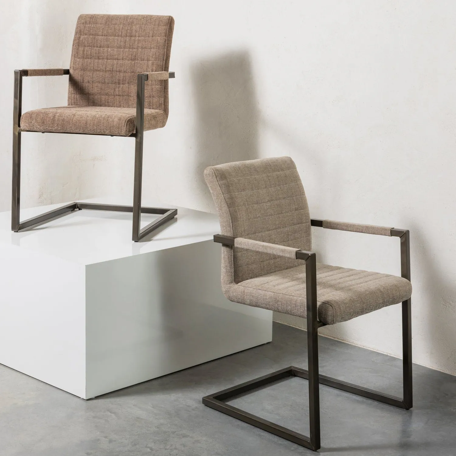 Eetkamerstoelen Met Armleuning-WOOOD Bas Armstoel Zand Melange