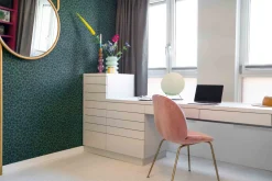 Design Stoelen|Kuipstoelen-GUBI Beetle Eetkamerstoel Light Bouclé