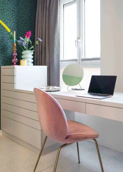 Design Stoelen|Kuipstoelen-GUBI Beetle Eetkamerstoel Light Bouclé