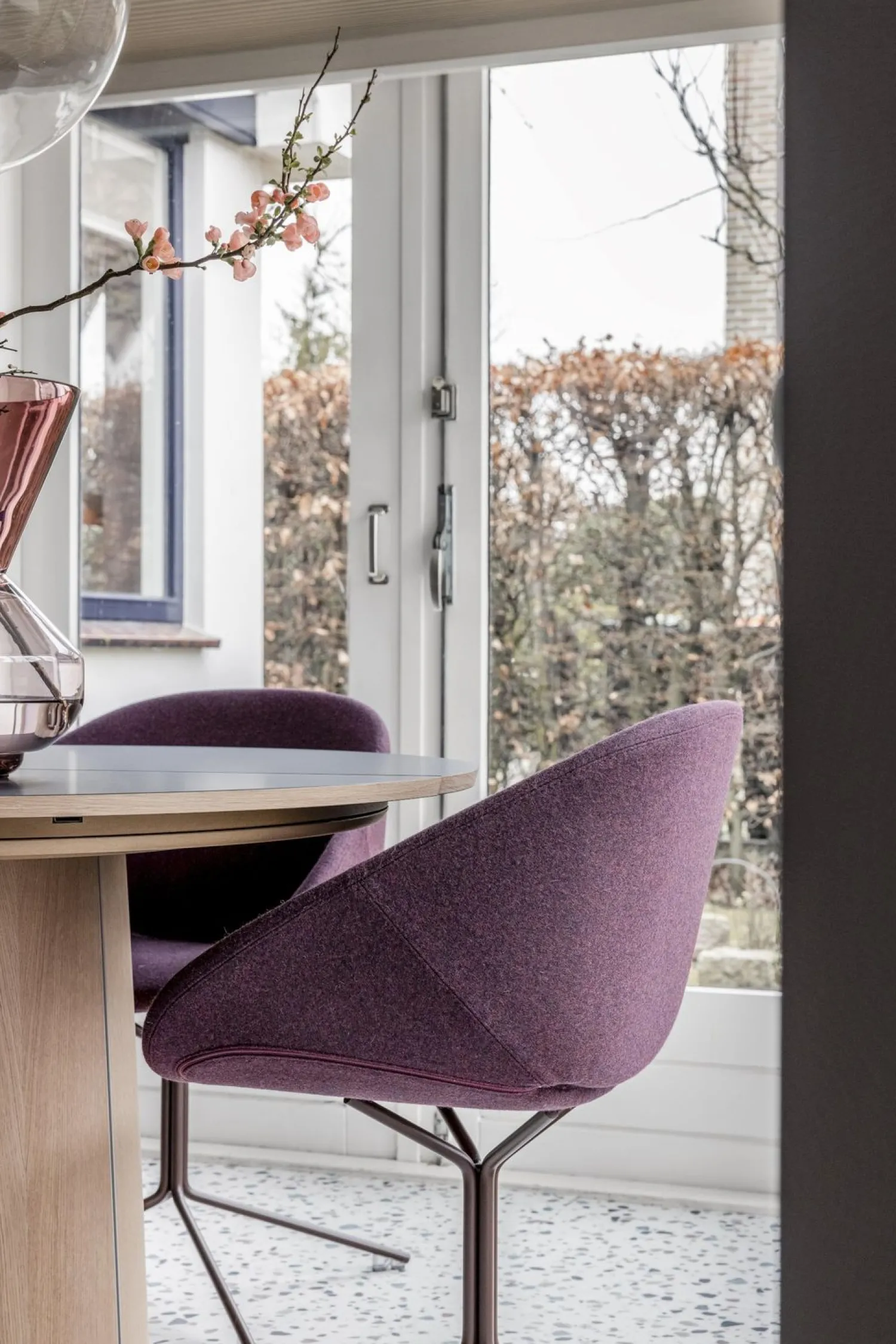 Design Stoelen|Eetkamerstoelen Zonder Armleuning-Artifort Beso Eetkamerstoel Brown