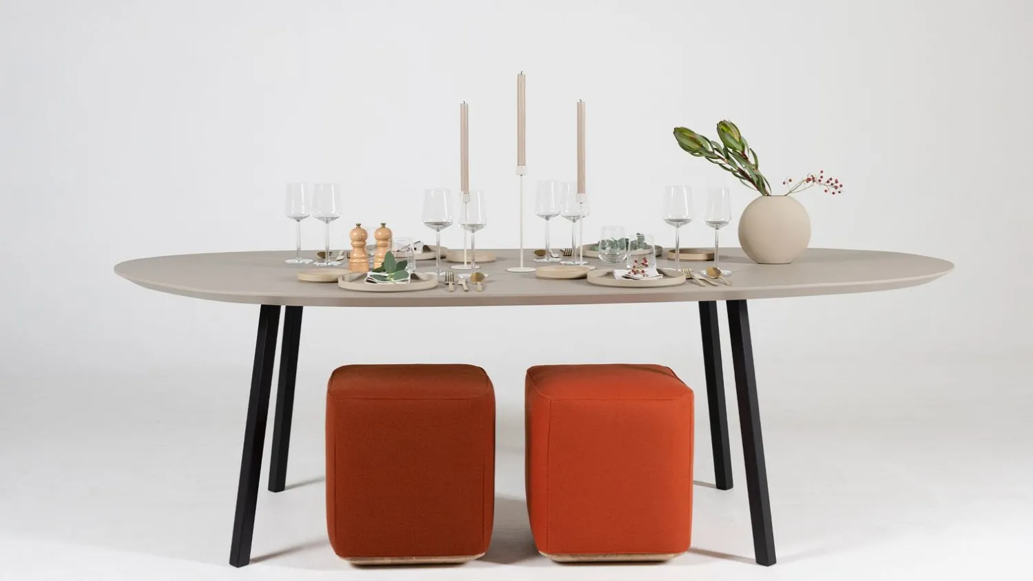 Houten Eettafels|Organische Eettafels-Studio HENK Blob New Classic Eettafel Natural Light