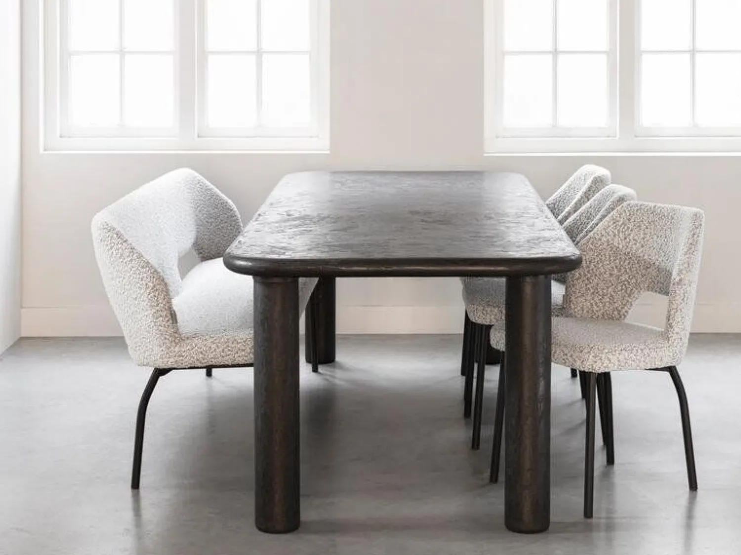 Eetkamerstoelen Zonder Armleuning-MUST Living Bloom Eetkamerstoel Bouclé Light Grey