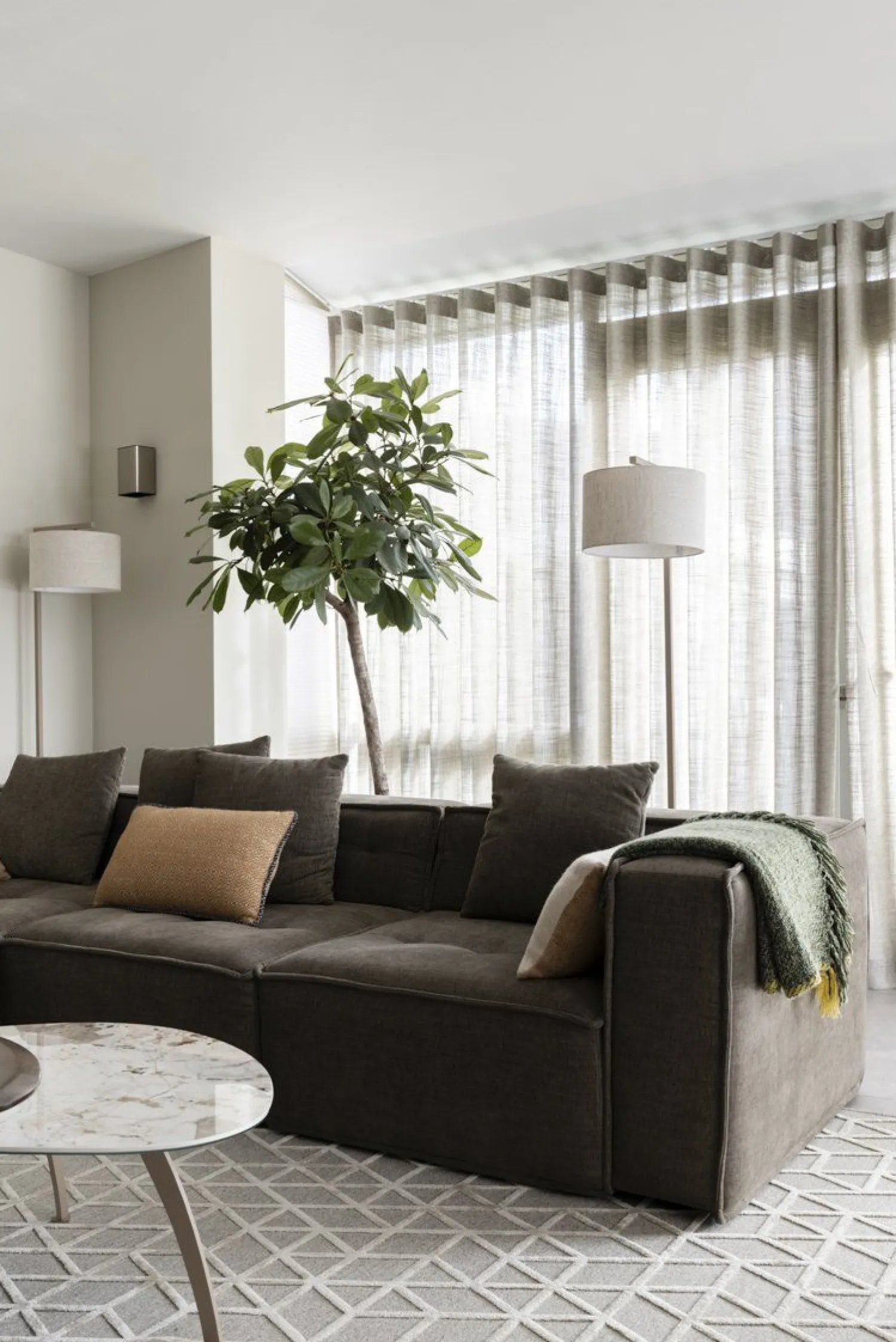 Moderne Vloerlampen|Vloerlampen-It's about RoMi Boston M Vloerlamp Sand, Light Linen