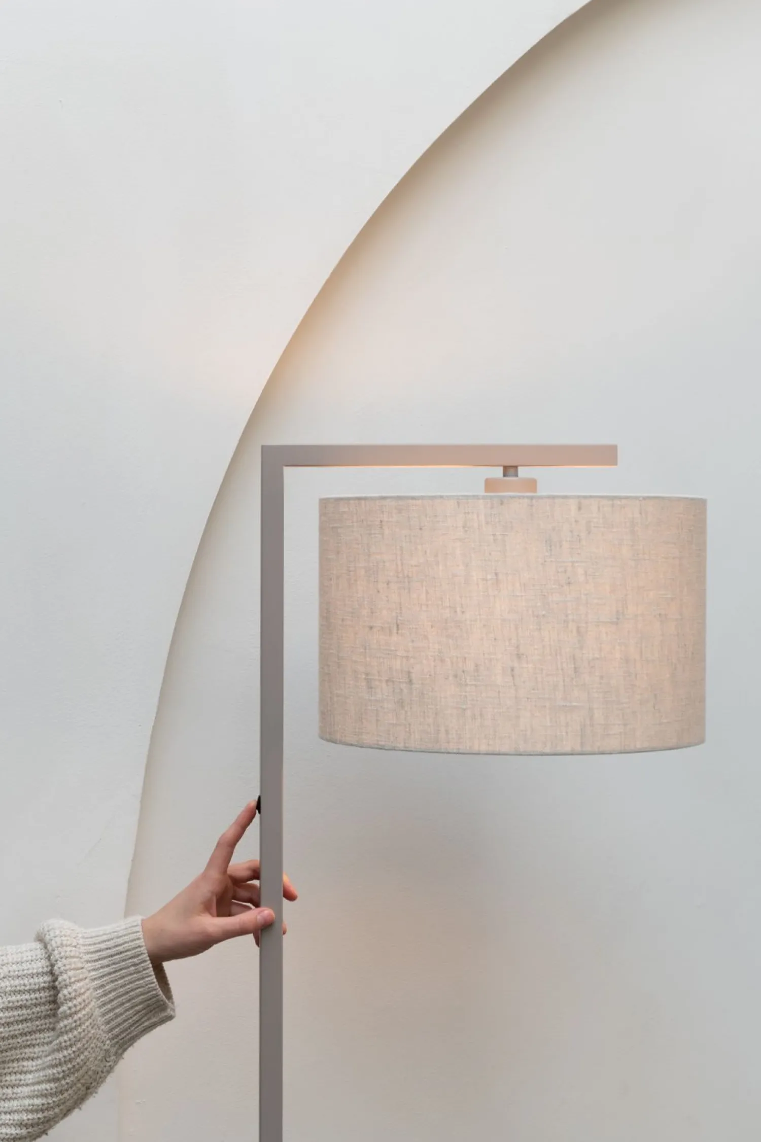 Moderne Vloerlampen|Vloerlampen-It's about RoMi Boston M Vloerlamp Sand, Dark Linen