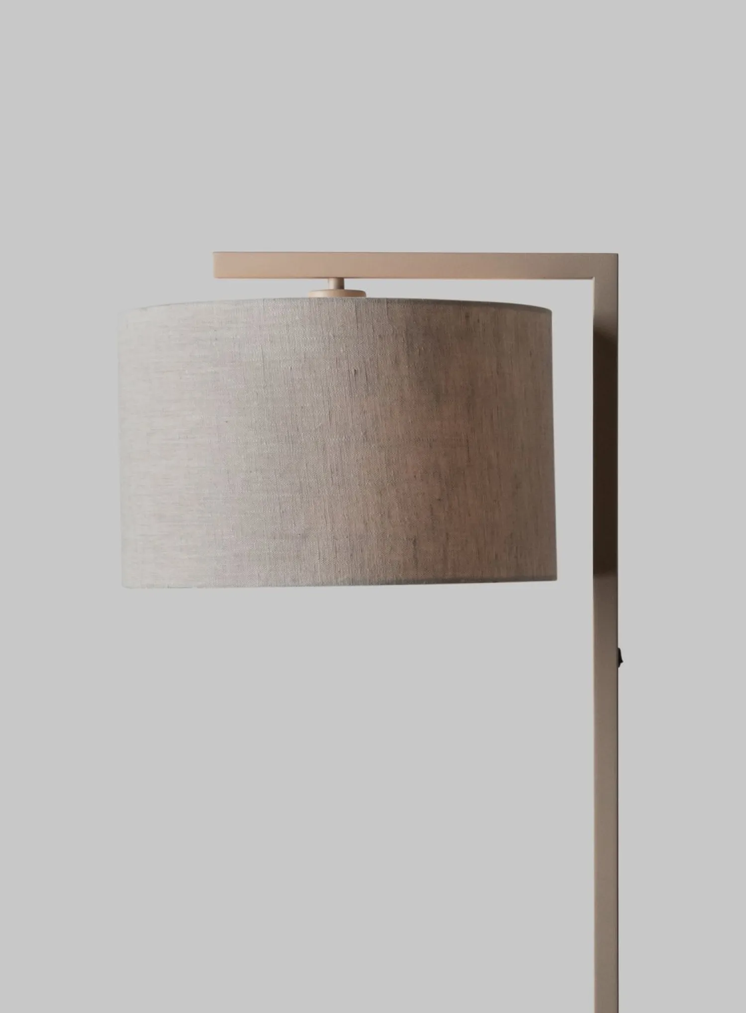 Moderne Vloerlampen|Vloerlampen-It's about RoMi Boston M Vloerlamp Sand, Dark Linen