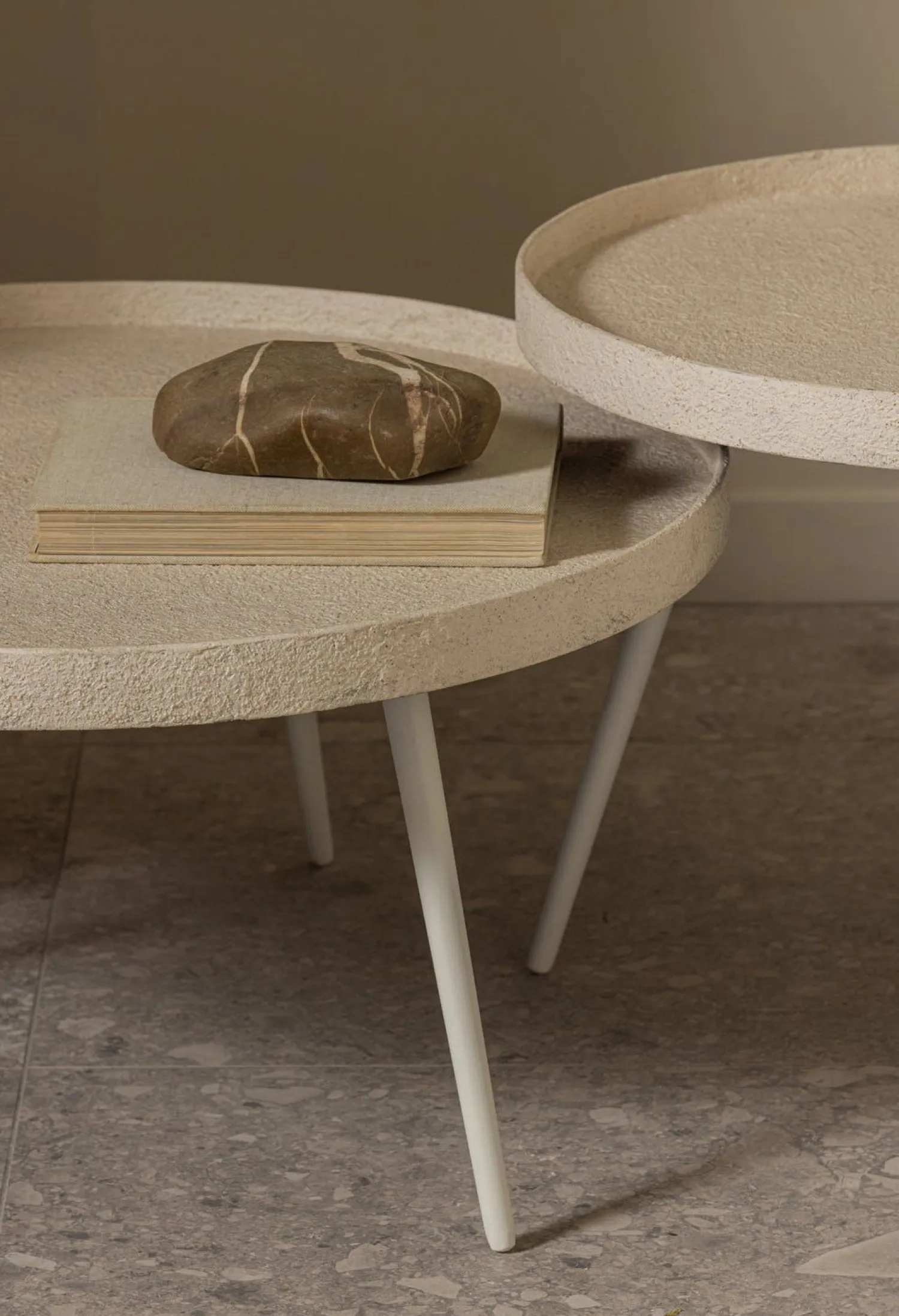 Houten Bijzettafels|Ronde Bijzettafels-WOOOD Bounds Bijzettafel Naturel