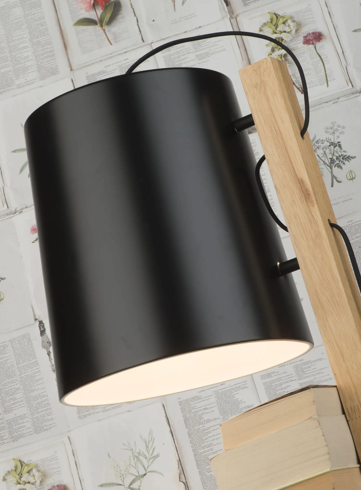 Industriële Vloerlampen|Vloerlampen-It's about RoMi Cambridge Vloerlamp zwart