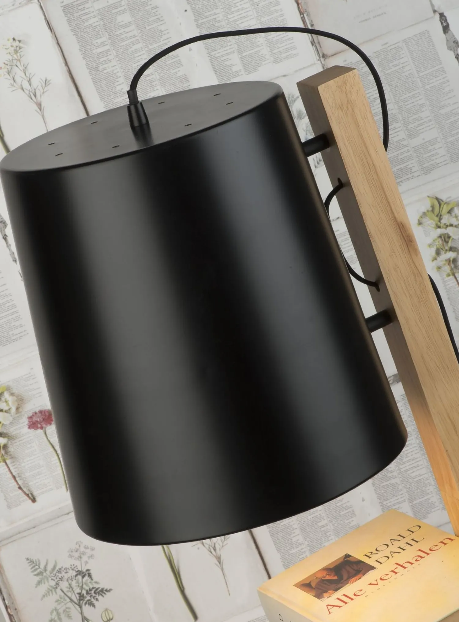 Industriële Vloerlampen|Vloerlampen-It's about RoMi Cambridge Vloerlamp zwart