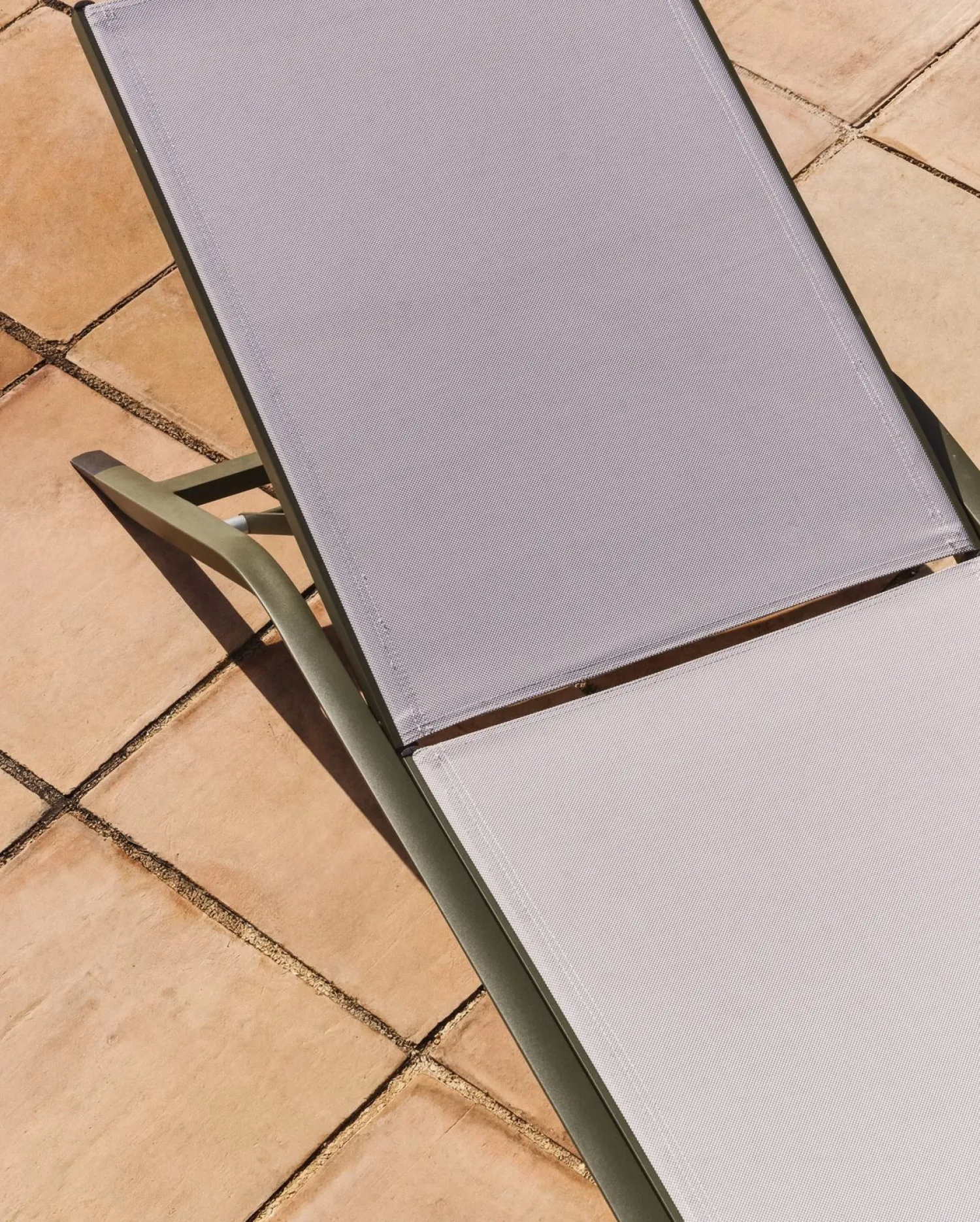 Tuinstoelen-Kave Home Capraia Ligstoel Groen, Wit