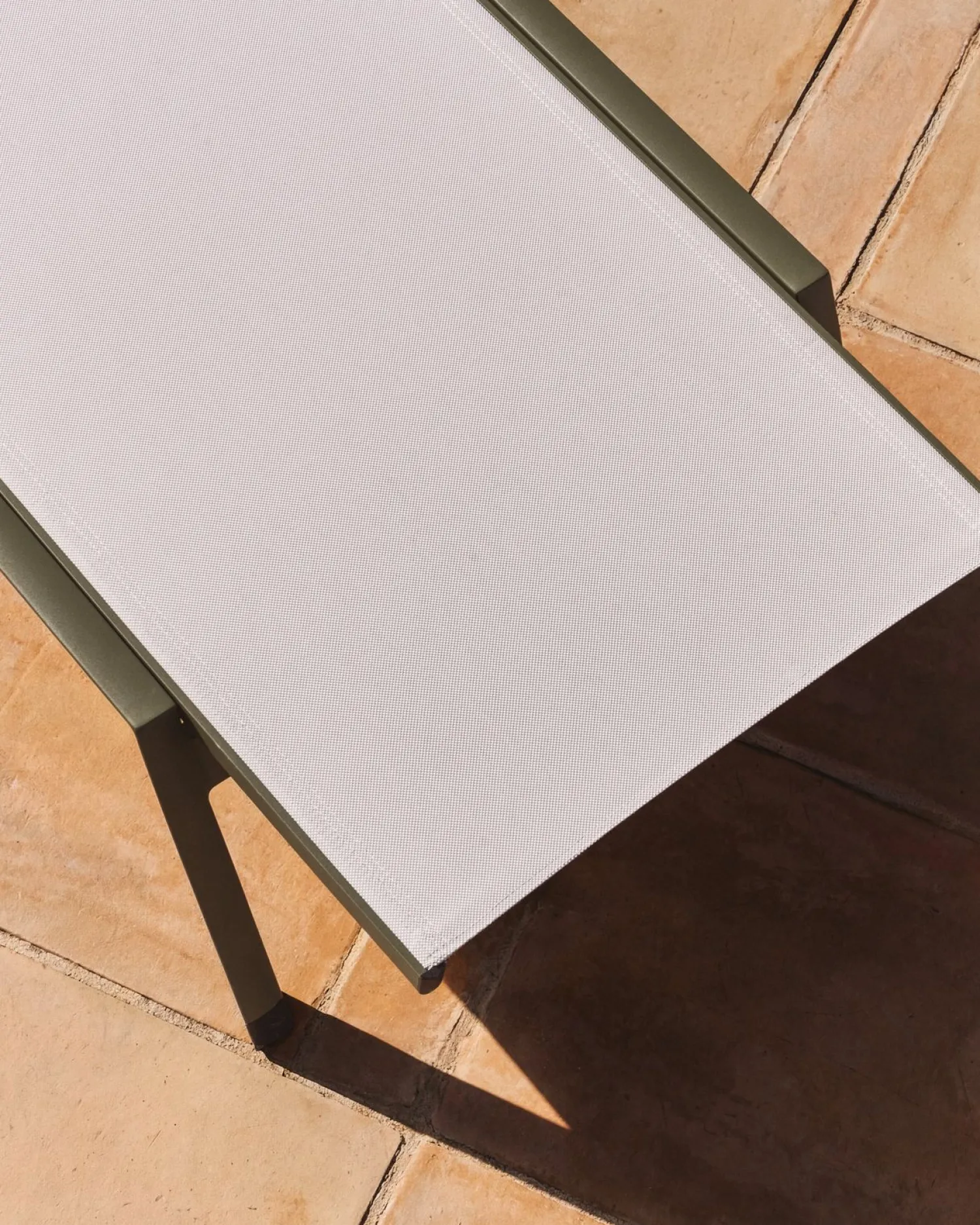 Tuinstoelen-Kave Home Capraia Ligstoel Groen, Wit