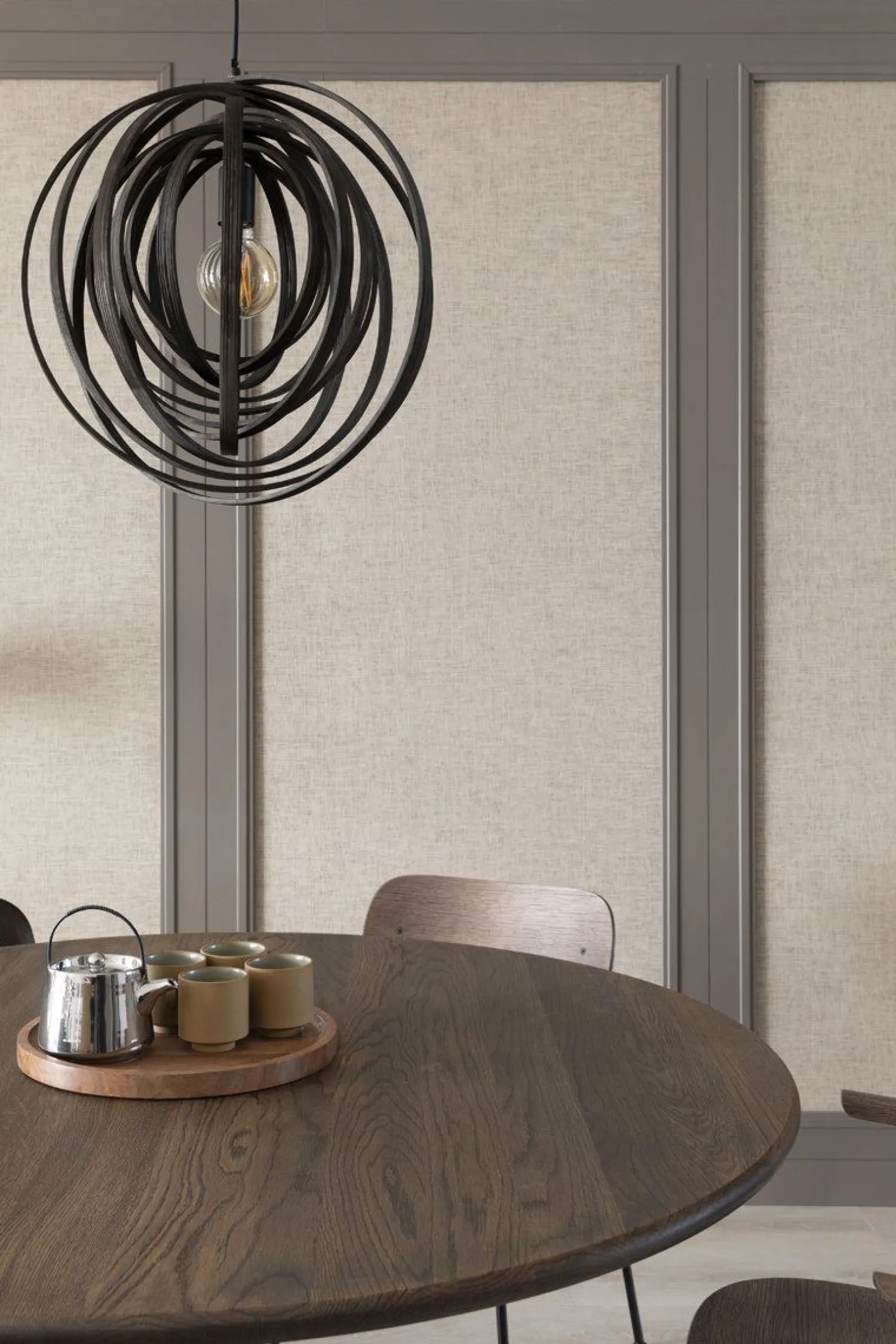 Houten Eettafels|Ronde Eettafels-Artifort Clarion Eettafel Bruin