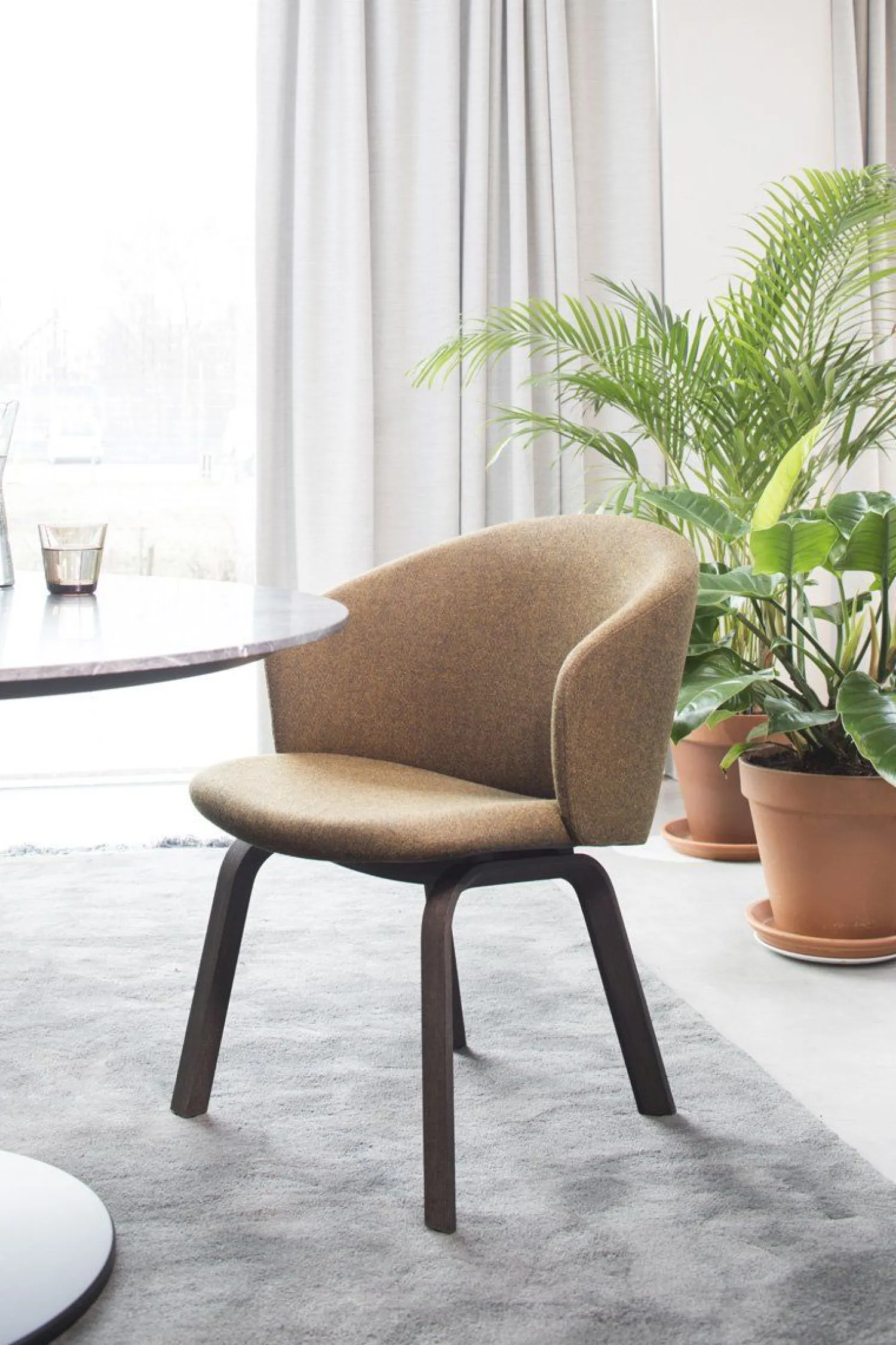 Design Stoelen|Eetkamerstoelen Met Wieltjes-Arco Close Eetkamerstoel Antraciet