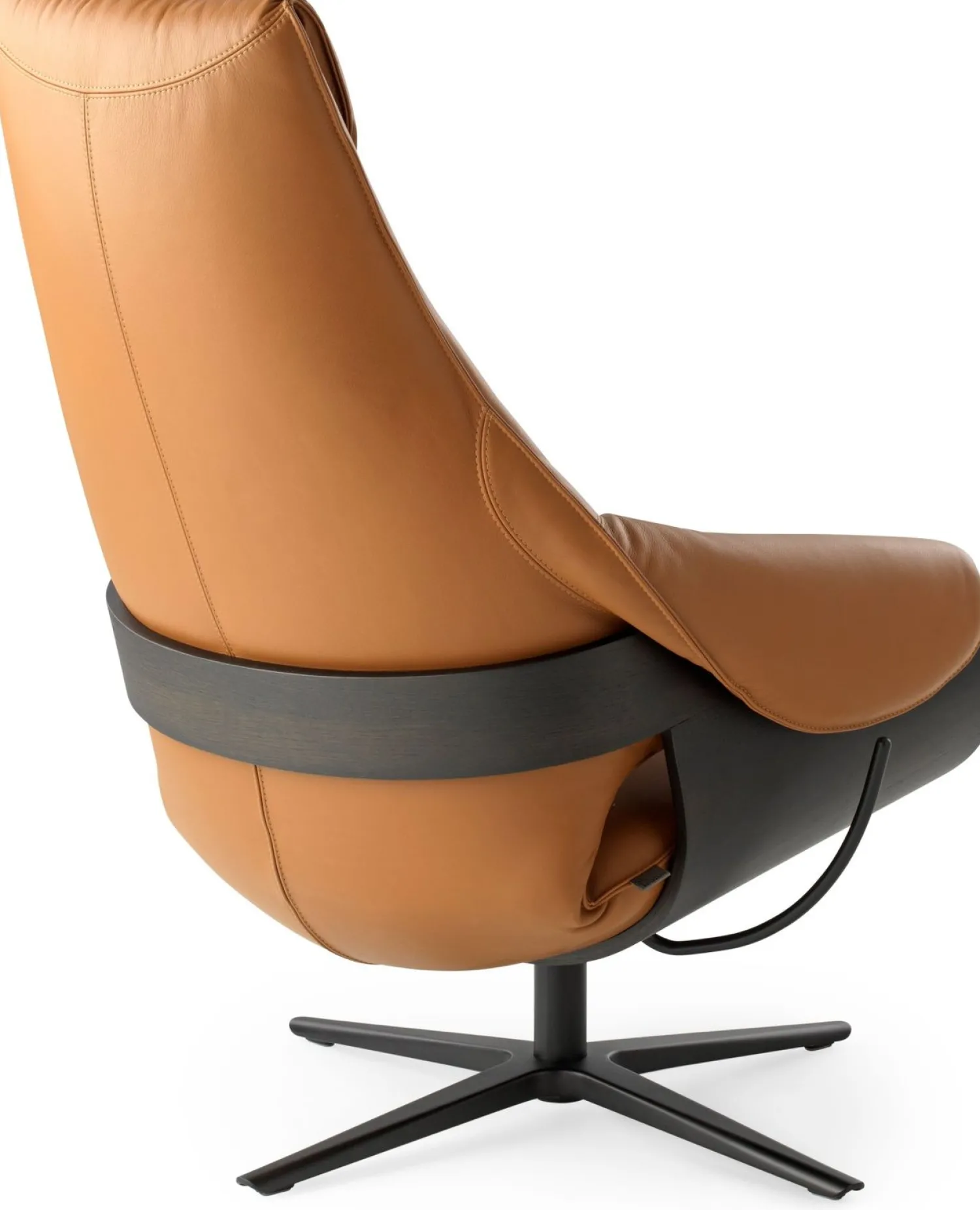 Design Fauteuils-Leolux Cream Plus Fauteuil Cream, Walnut
