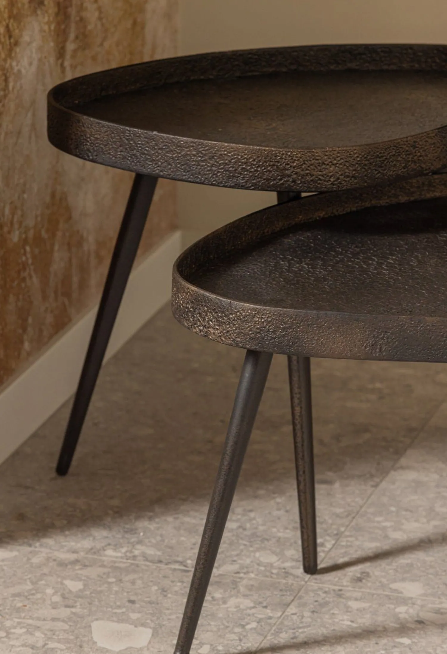 Houten Bijzettafels|Industriële Bijzettafels-WOOOD Crude Bijzettafel Antique Bronze