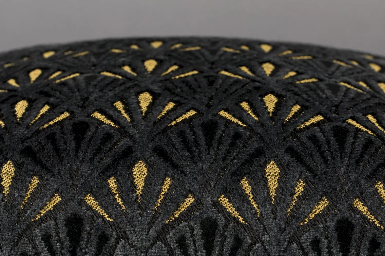 Sierkussens & Plaids-Dutchbone Daisy Kussen Gold