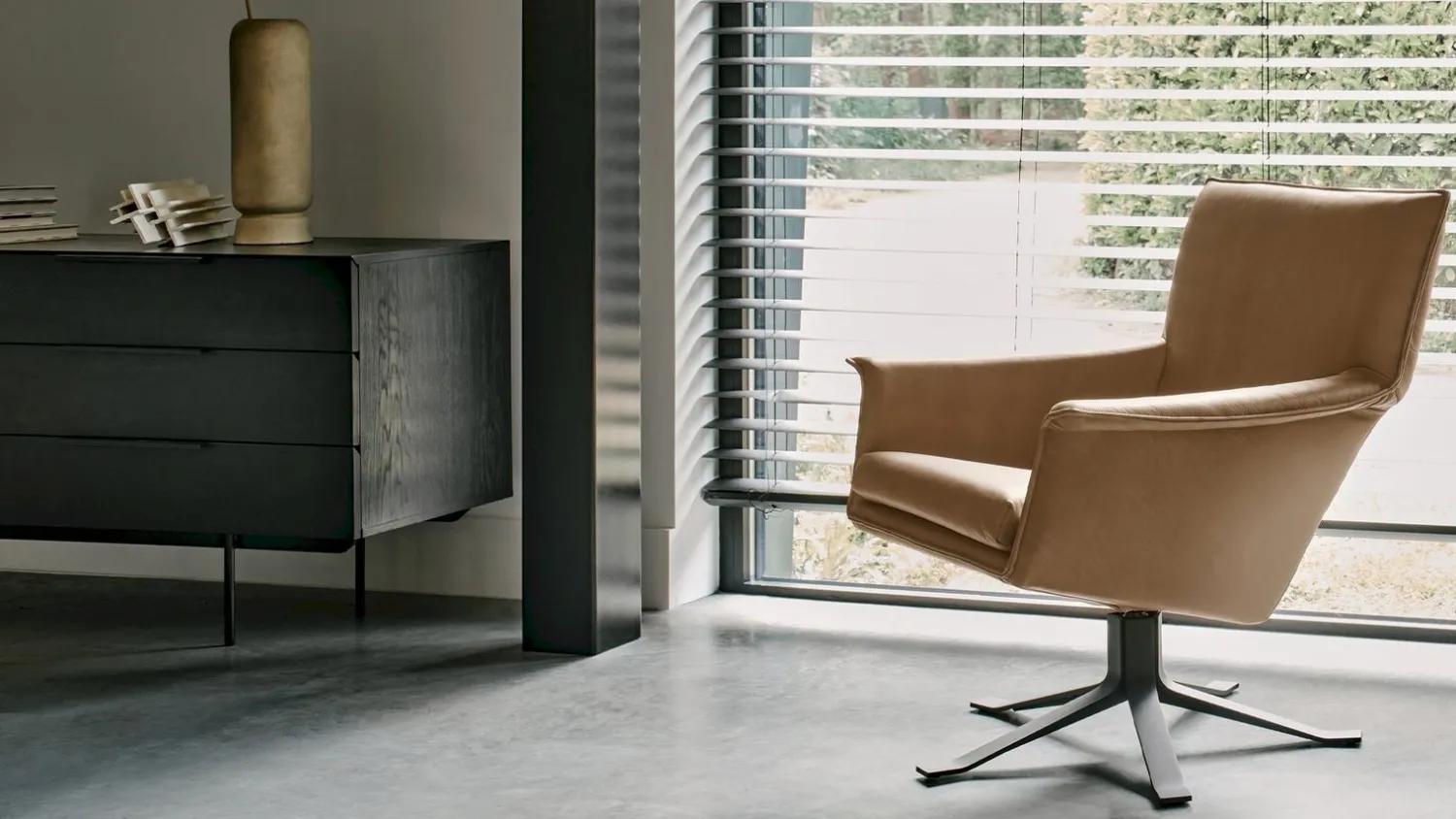 Design Fauteuils|Draaifauteuils-Design on Stock Djenne Draaifauteuil