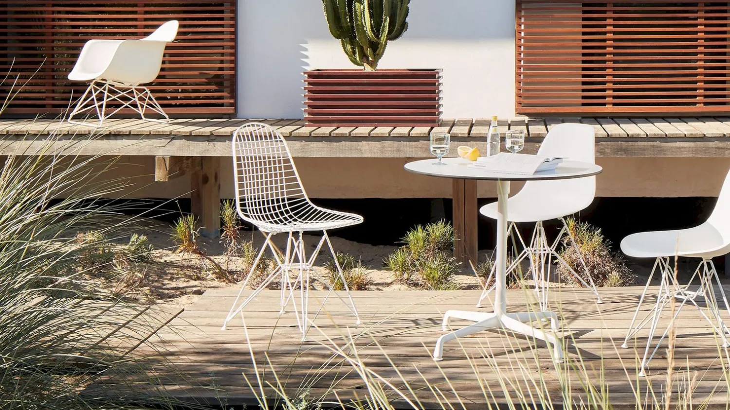 Design Stoelen-Vitra DKR Eetkamerstoel Wit