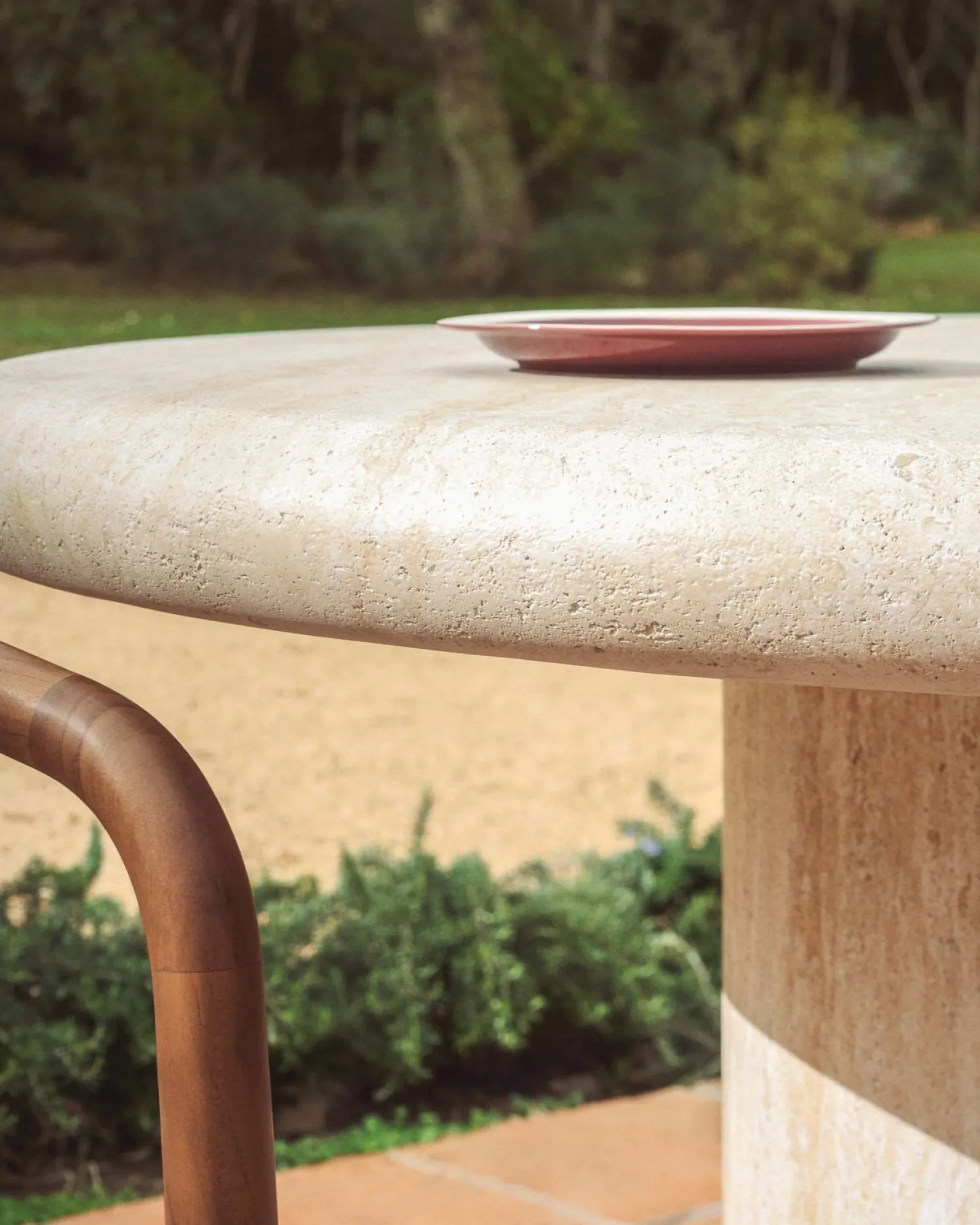 Tuintafels|Ronde Eettafels-Kave Home Drasi Outdoor Eettafel Beige, Wit, Ecru