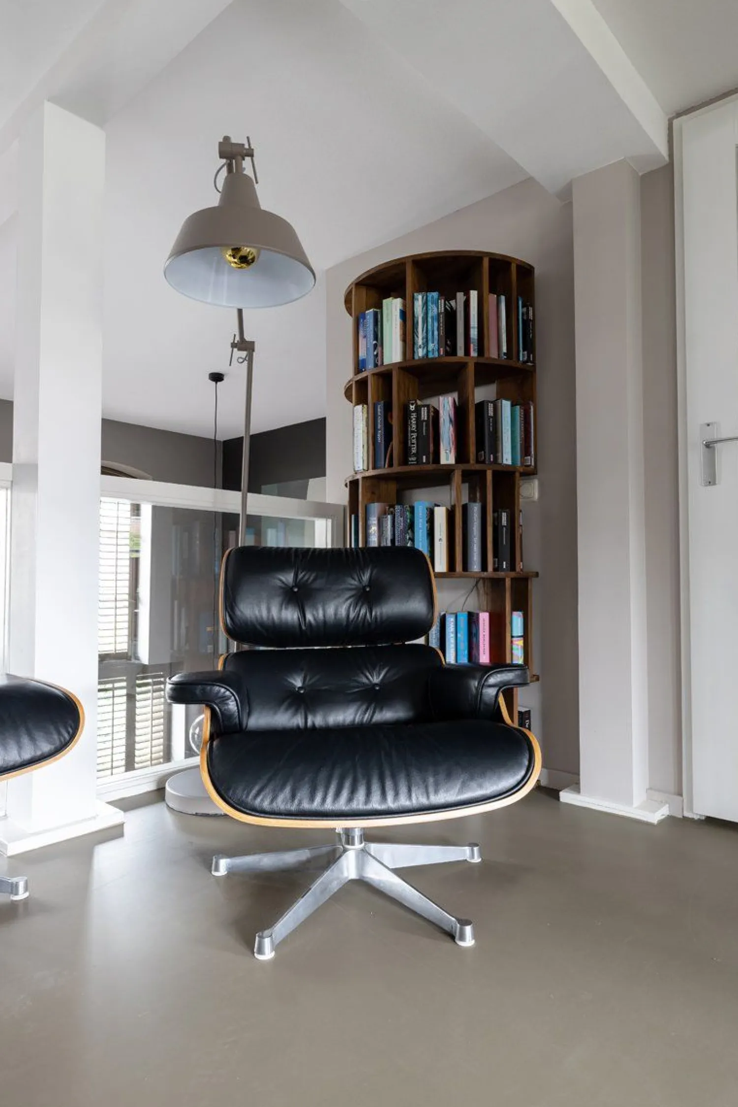 Leren Fauteuils|Draaifauteuils-Vitra Eames Lounge Chair & Hocker Zwart