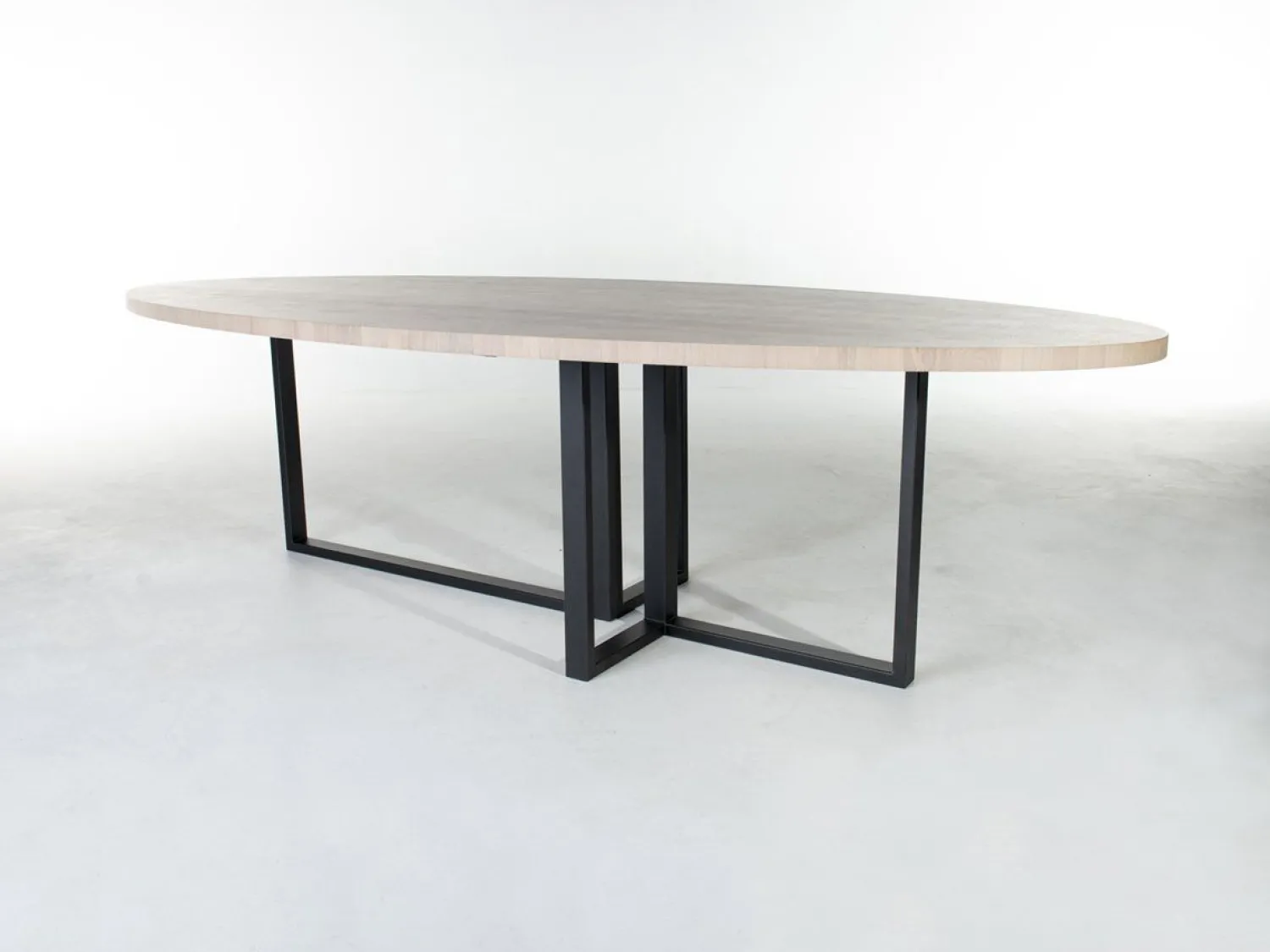 Houten Eettafels|Ovale Eettafels-Bert Plantagie Eris Eettafel Naturel