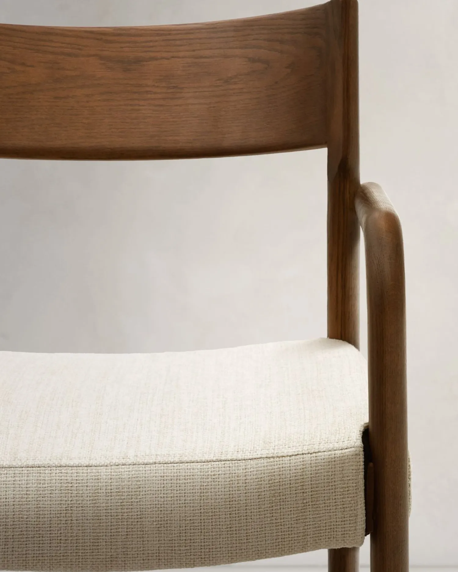 Eetkamerstoelen Met Armleuning-Kave Home Falconera Armstoel Beige, Walnoot