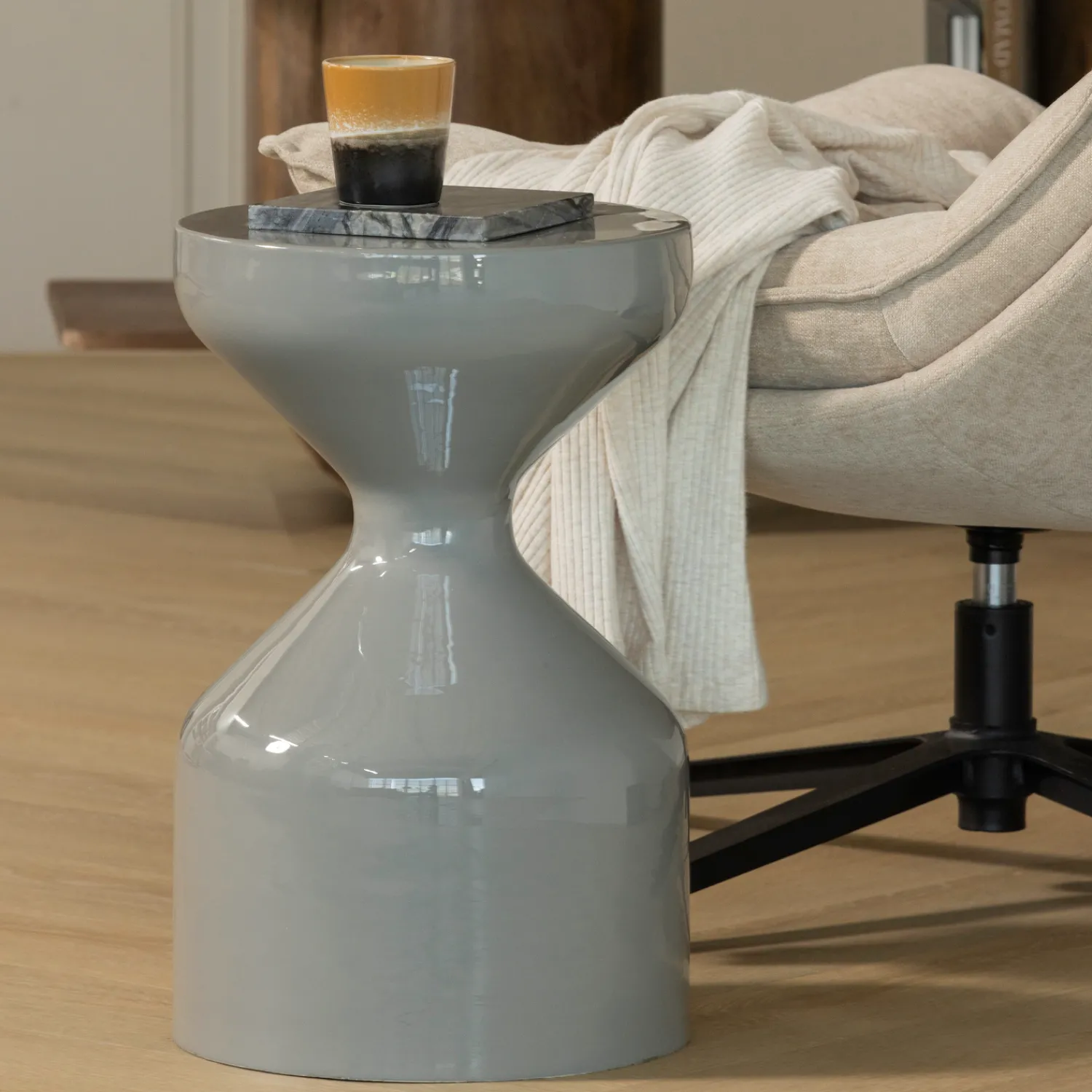 Ronde Bijzettafels-WOOOD Floyd Bijzettafel Lichtgrijs