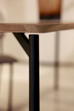 Houten Eettafels|Rechthoekige Eettafels-Studio HENK Flyta Eettafel Naturel