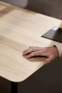 Houten Eettafels|Rechthoekige Eettafels-Studio HENK Flyta Eettafel Naturel