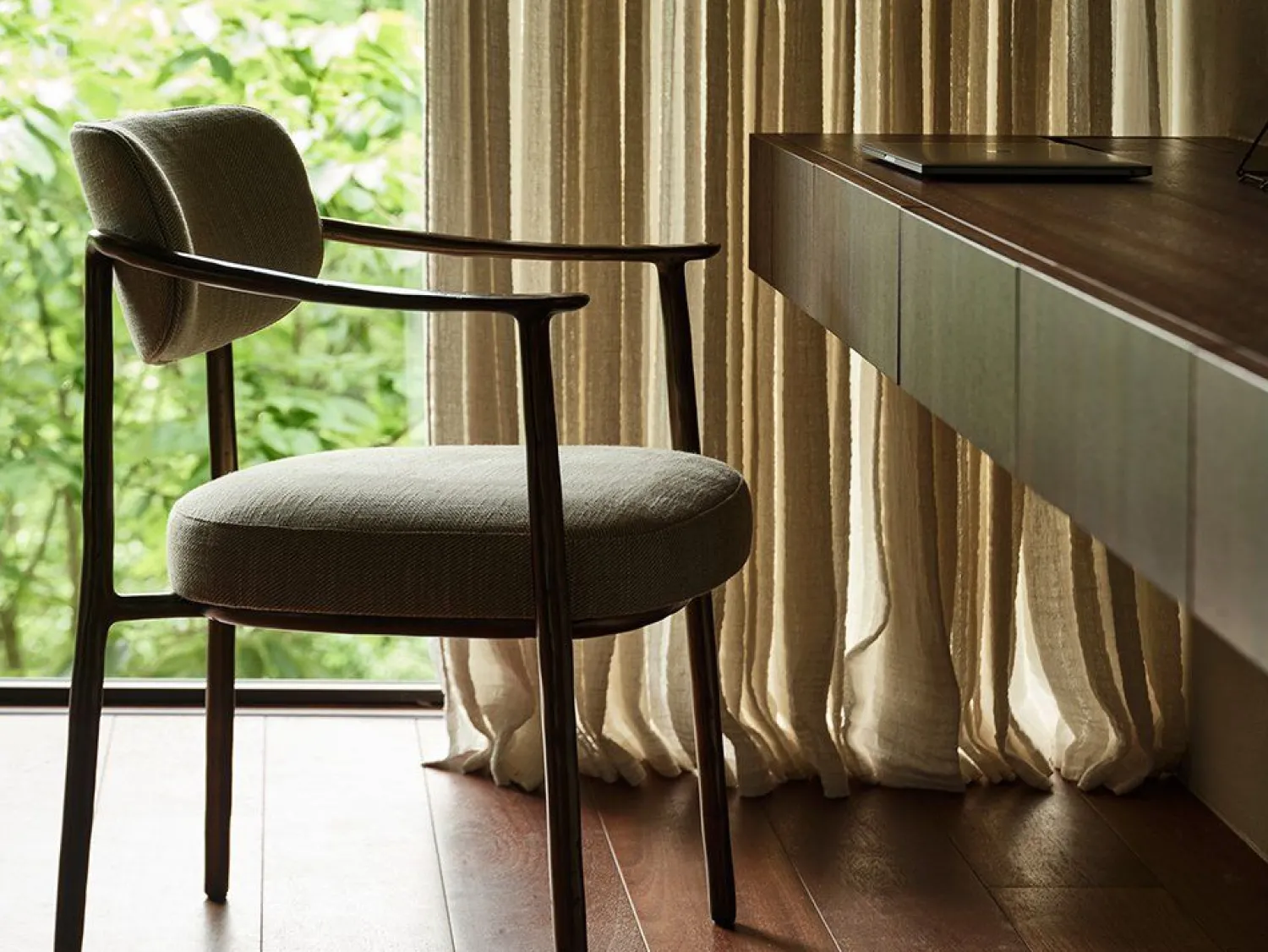 Design Stoelen-Linteloo Gentle Eetkamerstoel Antraciet