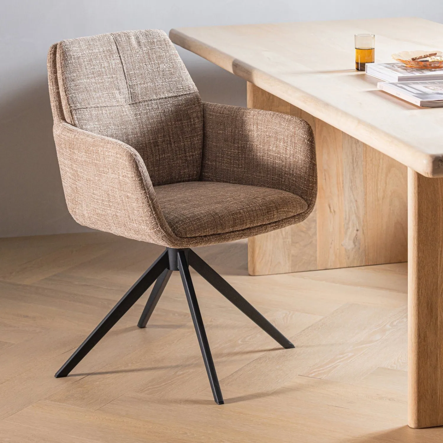 Eetkamerstoelen Met Armleuning-WOOOD Grant Eetkamerstoel Zand Melange