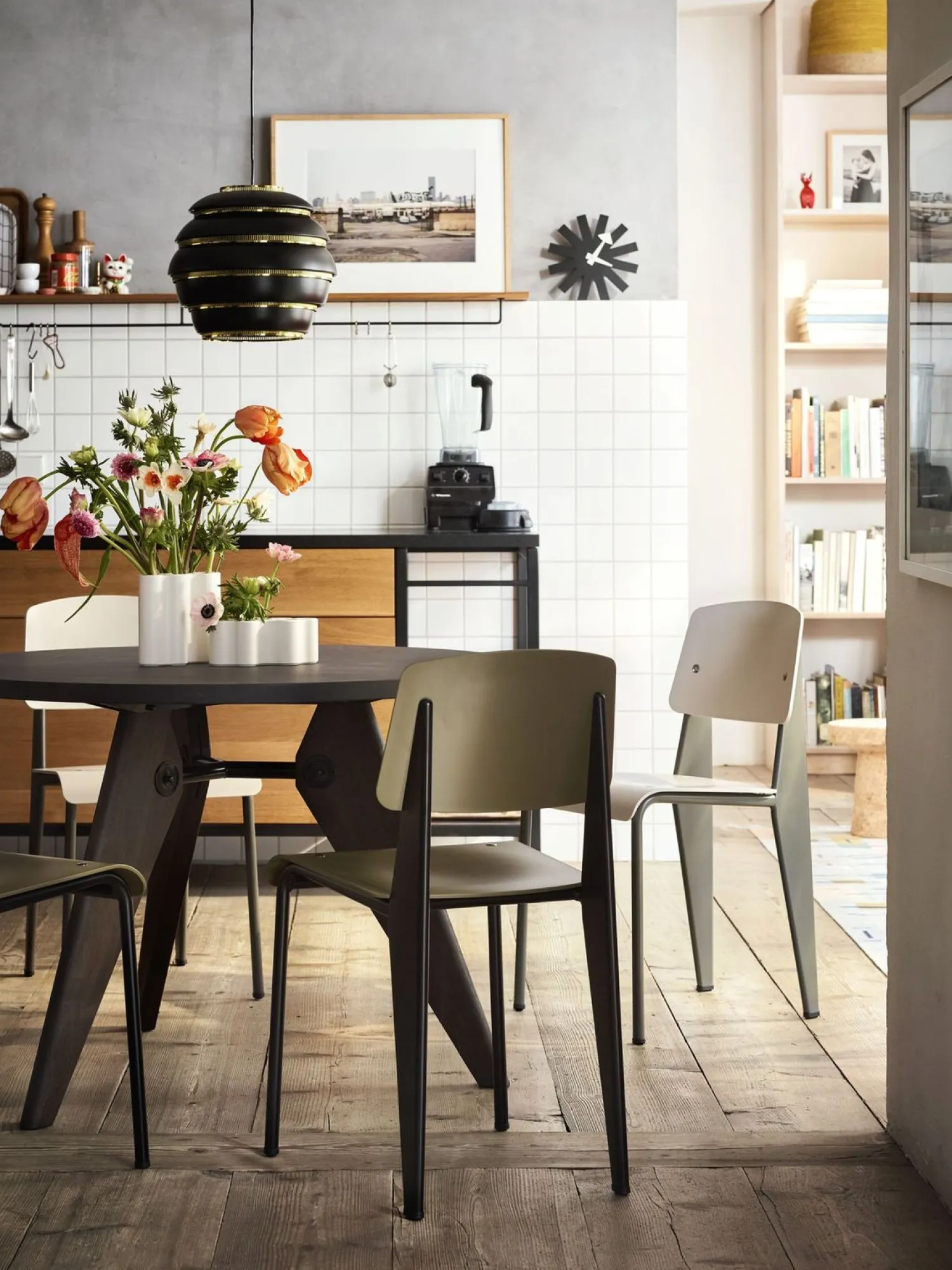 Houten Eettafels|Ronde Eettafels-Vitra Gueridon Eettafel Naturel