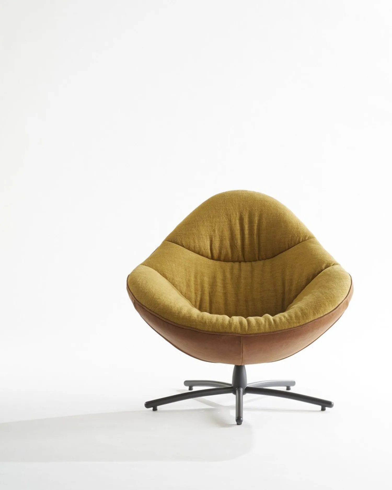 Ronde Fauteuils|Draaifauteuils-LABEL Vandenberg Hidde Soft Fauteuil Bruin