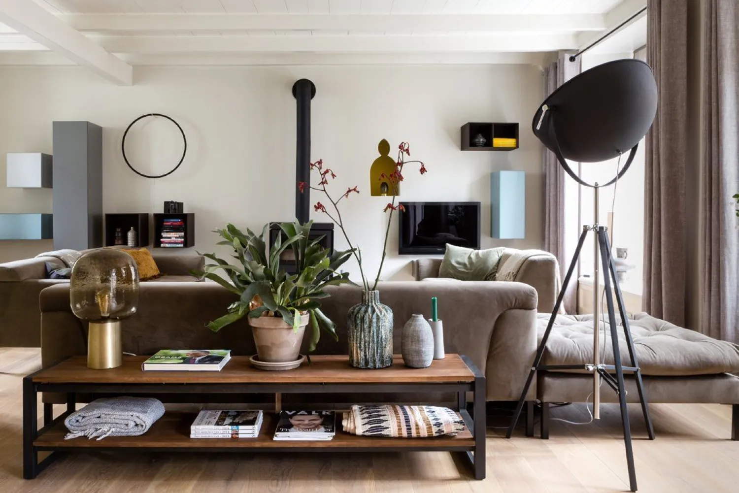 Industriële Vloerlampen|Vloerlampen-It's about RoMi Hollywood Vloerlamp zwart