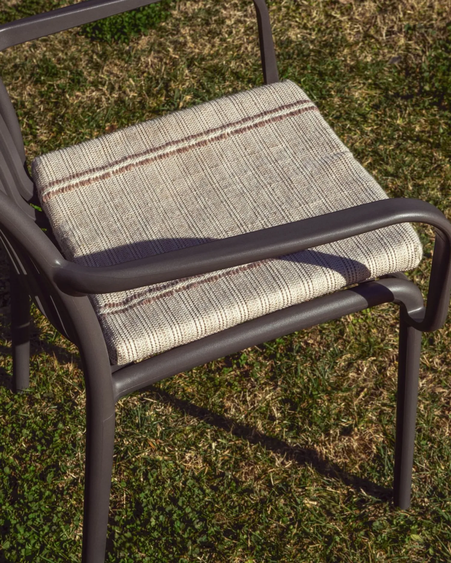 Tuinstoelen-Kave Home Isabellini Tuinstoel Antraciet