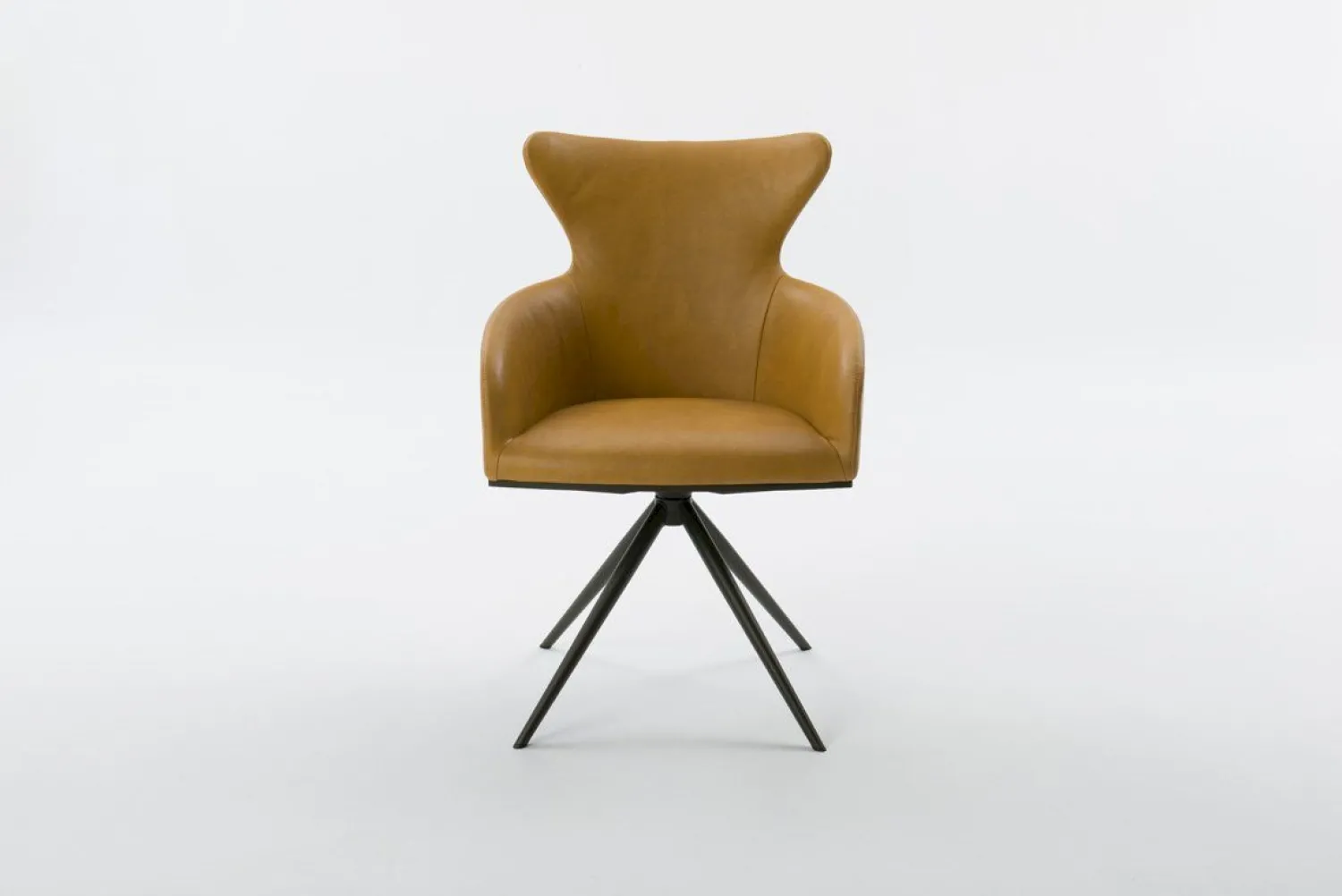 Design Stoelen|Draaibare Eetkamerstoelen-Bert Plantagie Iuno Armstoel Kurkuma