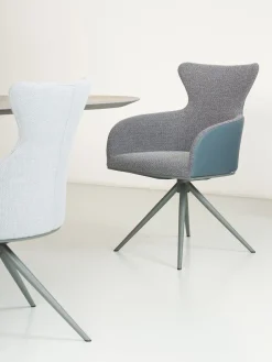 Design Stoelen|Draaibare Eetkamerstoelen-Bert Plantagie Iuno Armstoel Kurkuma