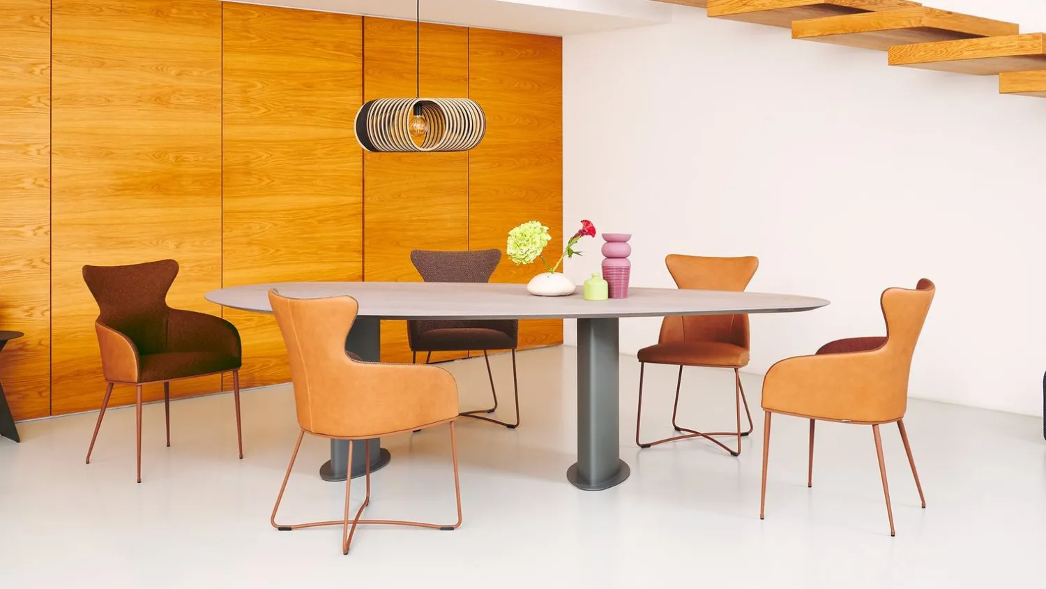 Design Stoelen|Draaibare Eetkamerstoelen-Bert Plantagie Iuno Eetkamerstoel Amaretto