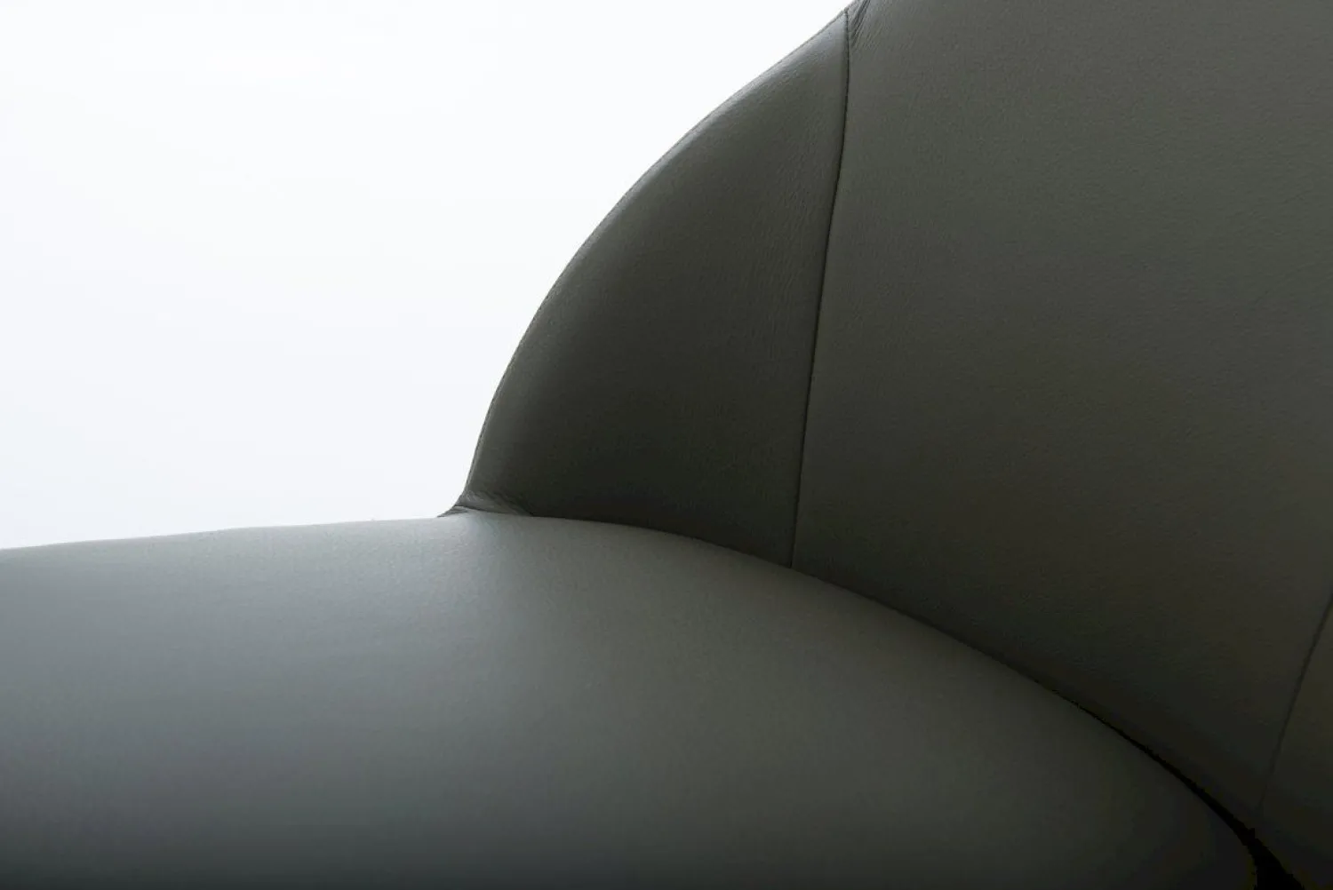 Design Stoelen|Draaibare Eetkamerstoelen-Bert Plantagie Iuno Eetkamerstoel Amaretto