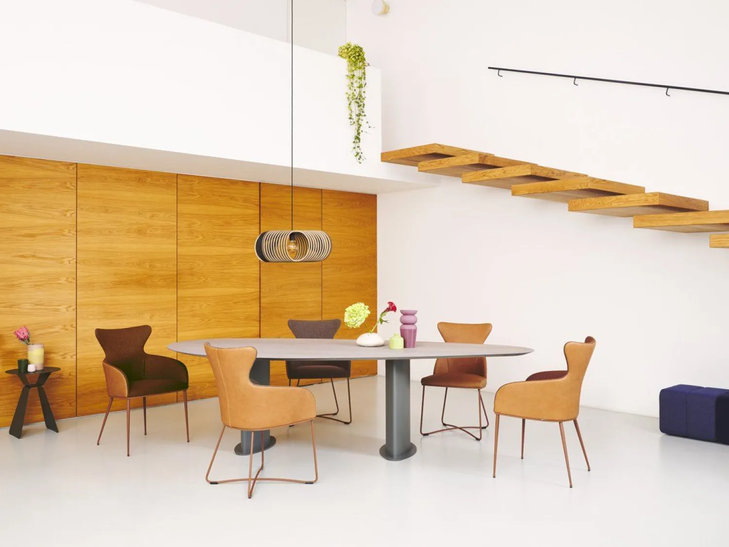 Design Stoelen|Draaibare Eetkamerstoelen-Bert Plantagie Iuno Eetkamerstoel Amaretto