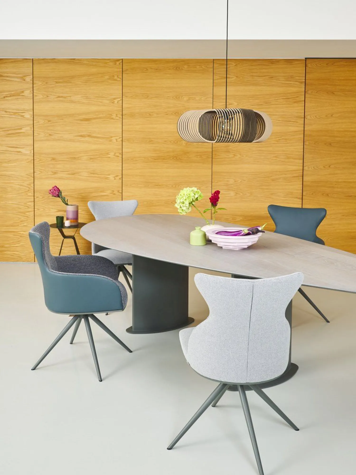 Design Stoelen|Draaibare Eetkamerstoelen-Bert Plantagie Iuno Eetkamerstoel Amaretto