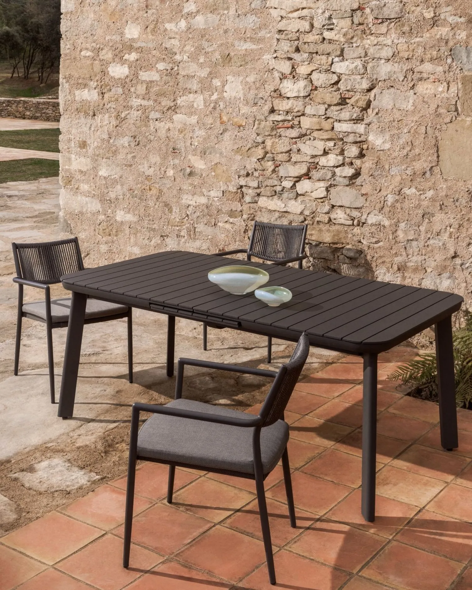 Tuintafels-Kave Home Izola Uitschuifbare Tuintafel Grafiet